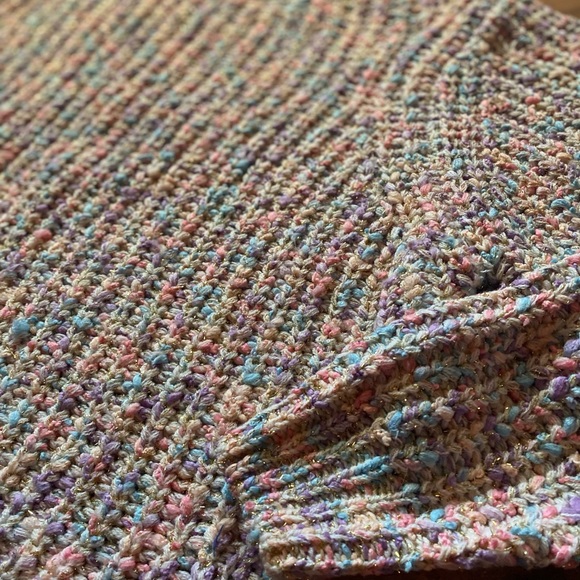 🎶Beautiful Crochet Semi-cropped Sweater - Picture 4 of 9